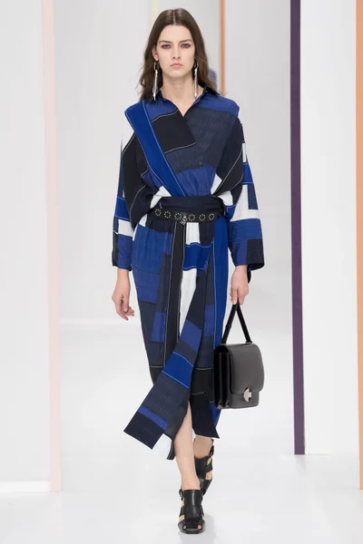 Look 35